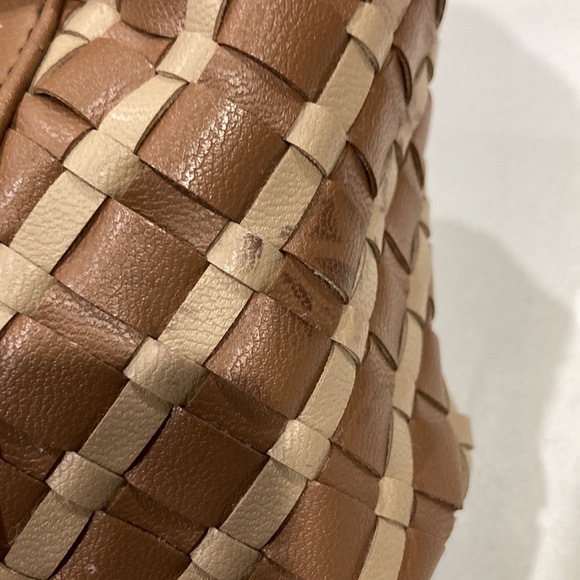 Steve Madden Brown and Tan Shoulder Bag with Gold Detailing - Picture 12 of 13